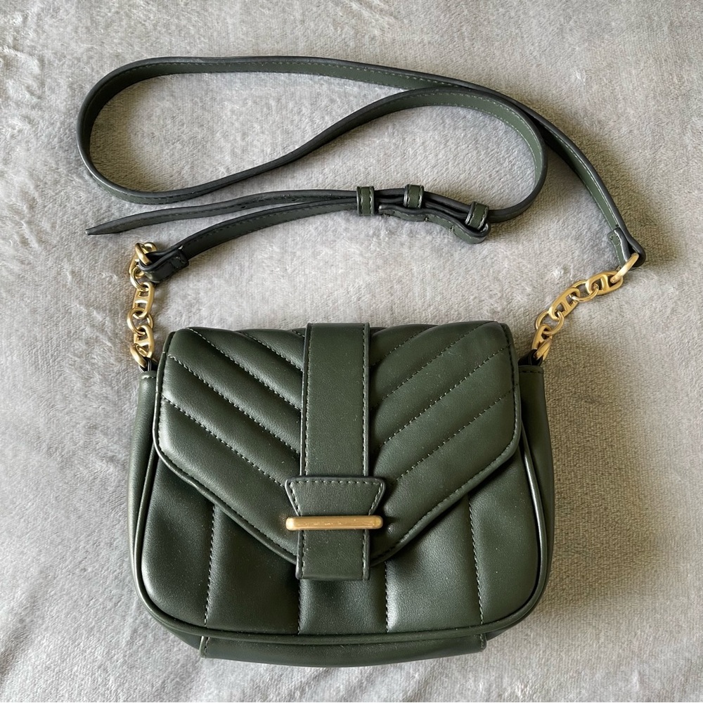 Green Crossbody Purse Faux Leather Quilted Chevron Pattern Gold Hardware